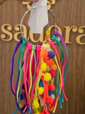Argola colorida pompom