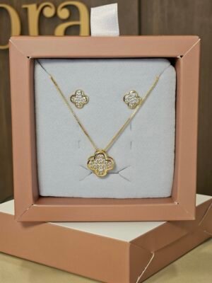 Conjunto Trevo Brilhos Folheado a ouro 18k